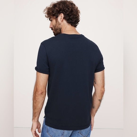 BANANA REPUBLIC AUTHENTIC SUPIMA® T-SHIRT Size Medium Tall - Picture 1 of 8